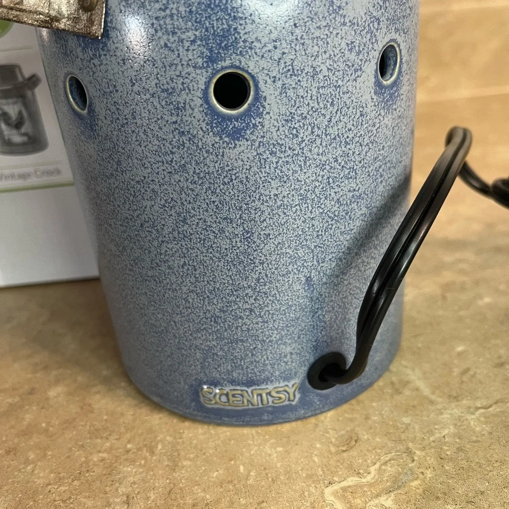 Scentsy Vintage Crock Warmer